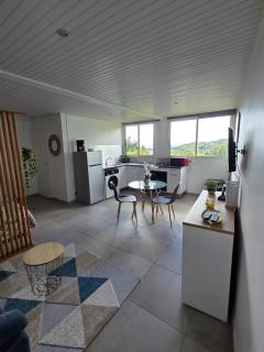 Chez Eve - 4