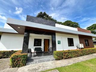 Aurora Villas and Cabin Resort - Clark - 8