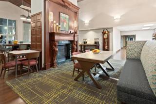 Hampton Inn & Suites Scottsburg - 2