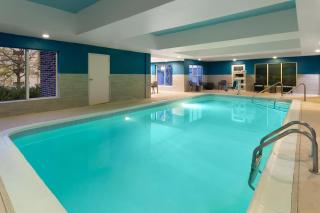 Hampton Inn & Suites Scottsburg - 1