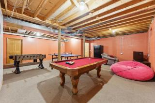 Dells Escape with Hot Tub Huge Game Room - 7