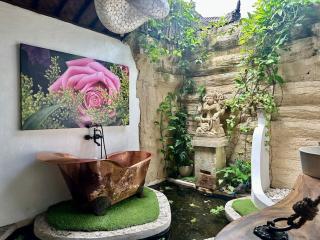 Villa PARVATI Near Ubud Private Gym Copper Tub - 0