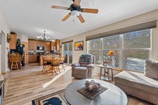Cozy Cabin w/ Hot Tub Near Buckhorn & Castle Rock - 4