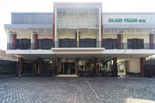 Urbanview Hotel Grand Palem near Alun Alun Batu - 8