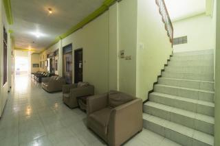Urbanview Hotel Grand Palem near Alun Alun Batu - 2