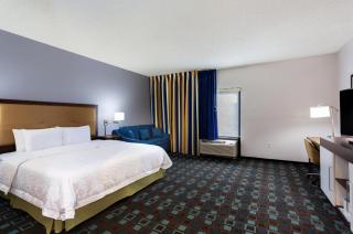 Hampton Inn by Hilton Spring Hill - 2