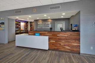 Hampton Inn and Suites St. Cloud - 8