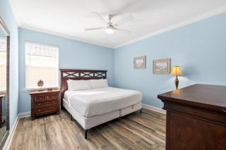 6BR Beach Retreat 5-Min Walk and Resort Pool - 3