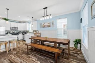 6BR Beach Retreat 5-Min Walk and Resort Pool - 4