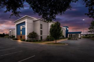 Hampton Inn & Suites Tifton - 8