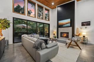 Cozy Broken Bow Cabin Retreat Near Hochatown - 3