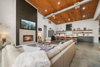 Cozy Broken Bow Cabin Retreat Near Hochatown - 1
