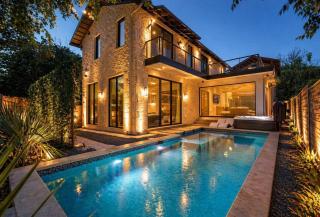 Luxe Austin Haven H-Tub Ping Pong with Bungalow - 9