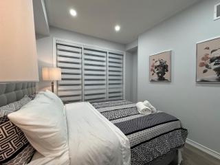 Oakville Modern Elegant Town Residence - 2