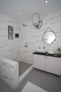 Chic 2BHK Calangute Near Beach - 2