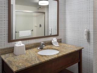 Hampton Inn and Suites New Hartford/Utica - 1