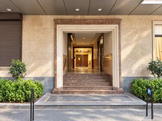 Royal Opera Residence 81 SQM Large 1 BR - 1