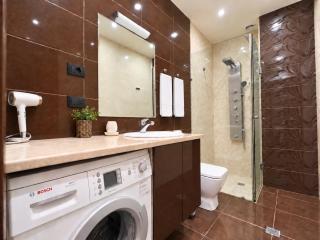 Royal Opera Residence 81 SQM Large 1 BR - 4