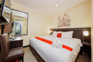 RedDoorz Plus @ Thamrin - 2