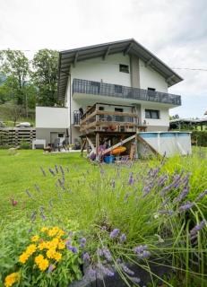 Ferienwohnung mit Garten und Bergblick - 1