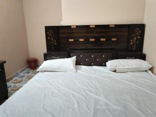Omkareshwar Mahadev hotel - 3