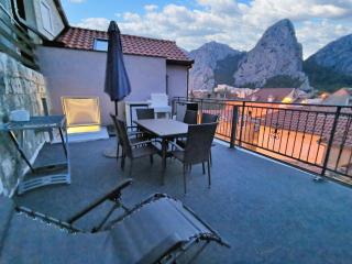 Modern flat in Omiš, with terrace and views, 80m² - 4