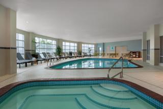 Hampton Inn by Hilton Calgary Airport North - 1