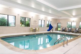 Hampton Inn & Suites Addison - 1