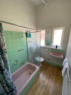 Cosy Apt metres from Fremantle Markets and Bathers - Hosted by Canstay - 1