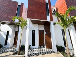Studio Near Seseh Beach at Tyaga Villa - 0