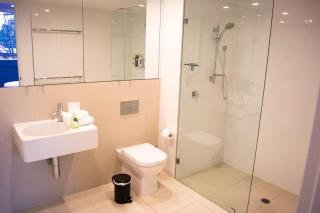 Homely Modern Apt between the Lake and City - Hosted by CanStay - 6