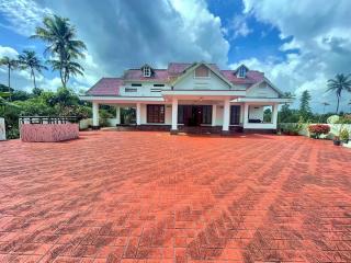 Victorian Red roof retreat - 0