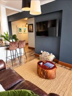 Cape Town, Sea Point, Beautiful 2 Bedroom Apartment @Tucked Away - 9