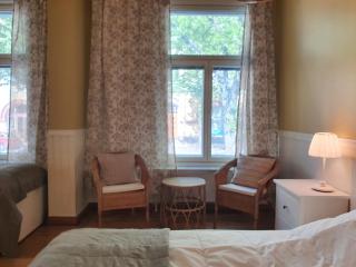 Large apartment in a 19th-century wooden house in the center of Hanko - 2
