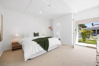 Parkside Pool Retreat - Coastal Chic Escape - 9