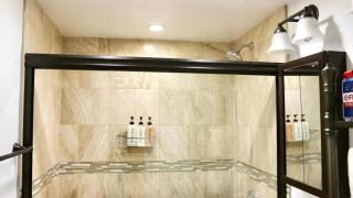 Stylish Cozy 2BR Apt Near Train Station Groceries - 4
