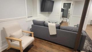 Stylish Cozy 2BR Apt Near Train Station Groceries - 2