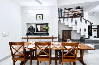 Opulent Antique 6BR Independent Villa in Gurugram - 2