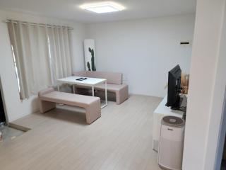 목동 신축 최대 6인 숙박 가능 깔끔한 2룸 넓은 거실 모임가족 추천 - 9