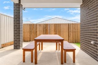 3BR Peaceful Suburban Retreat in Spring Mountains - with Parking - 5
