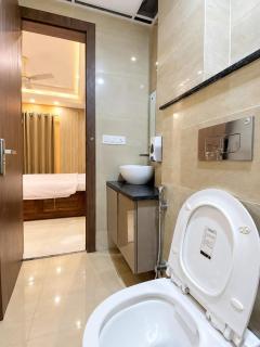 Alpha Stays 1BHK Service Apartment Near Artemis Hospital Gurgaon Manage by Revemaster Hospitality - 2