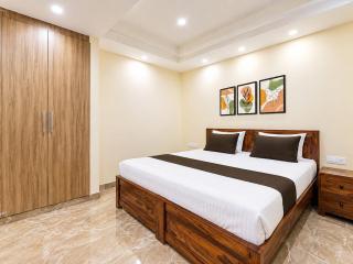 Alpha Stays 1BHK Service Apartment Near Artemis Hospital Gurgaon Manage by Revemaster Hospitality - 1