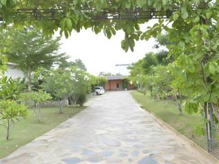 Mittraphap Resort - 8