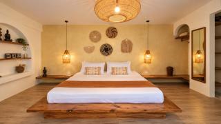 Beautiful garden villa, close to town - 9