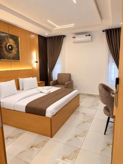MITOS LUXURY SUITES -Bode Thomas - 5