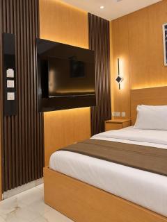 MITOS LUXURY SUITES -Bode Thomas - 4