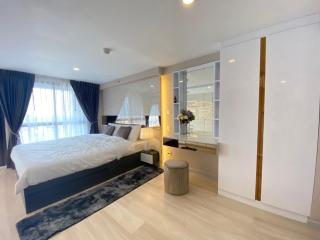 Luxury Corner Duplex with River & City Views in Prime Sathorn - 6