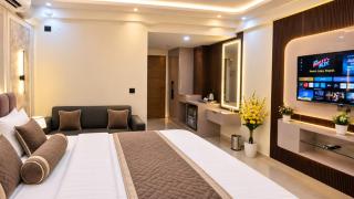 The Suites Inn - 3