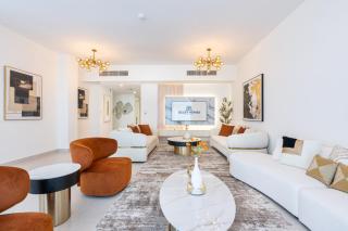 Luxe 6BR Semi-Detached Villa Steps from the Lagoon - 3