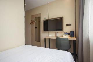 GreenTree Inn Yangzhou Slender West Lake Wencheng Attic Express Hotel - 2